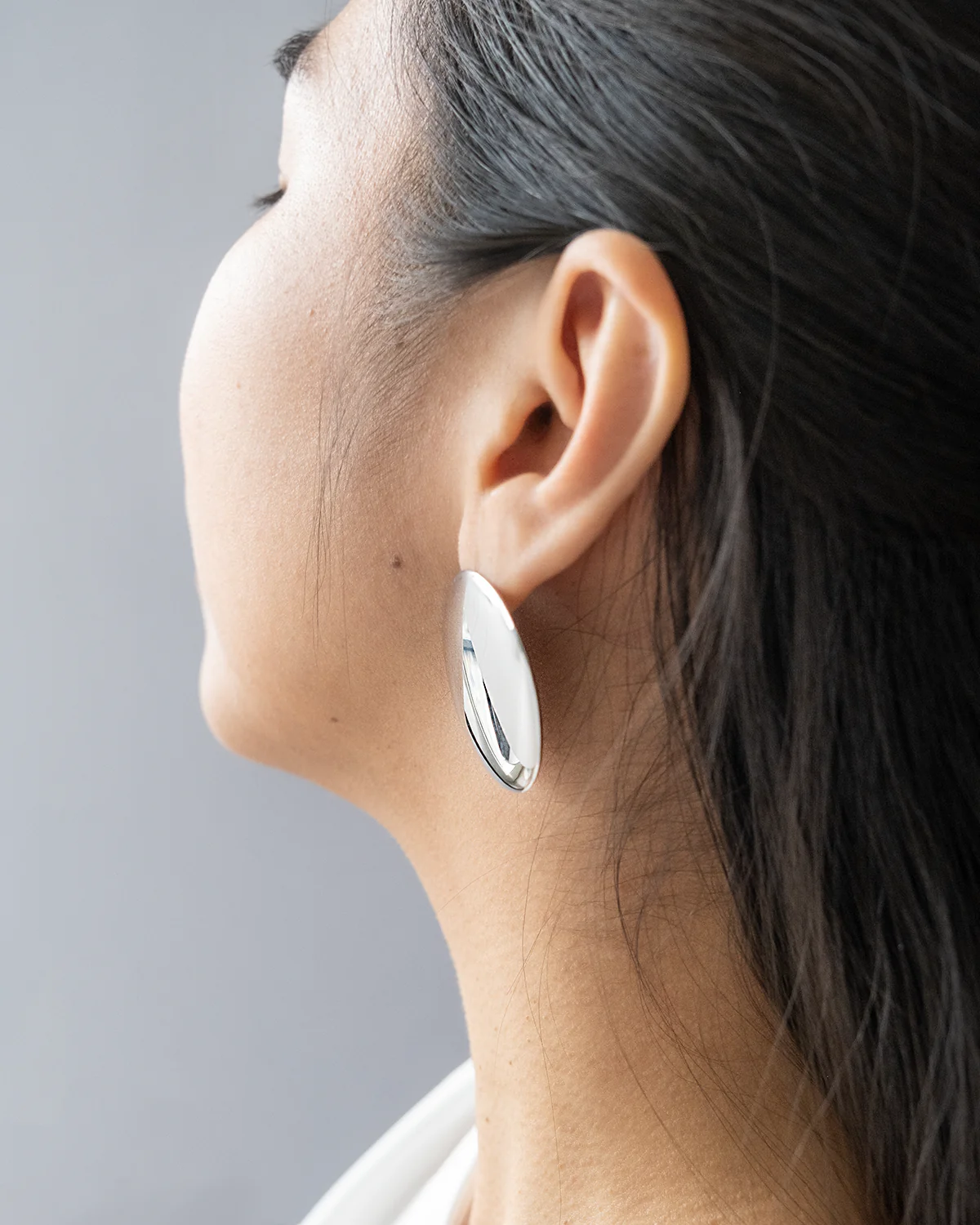 Ami Bold Stud Earrings - Image 7