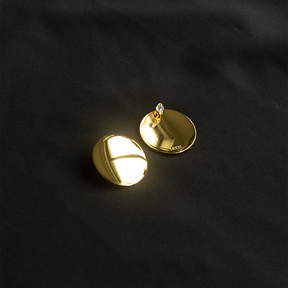 Ami Bold Stud Earrings - Image 8