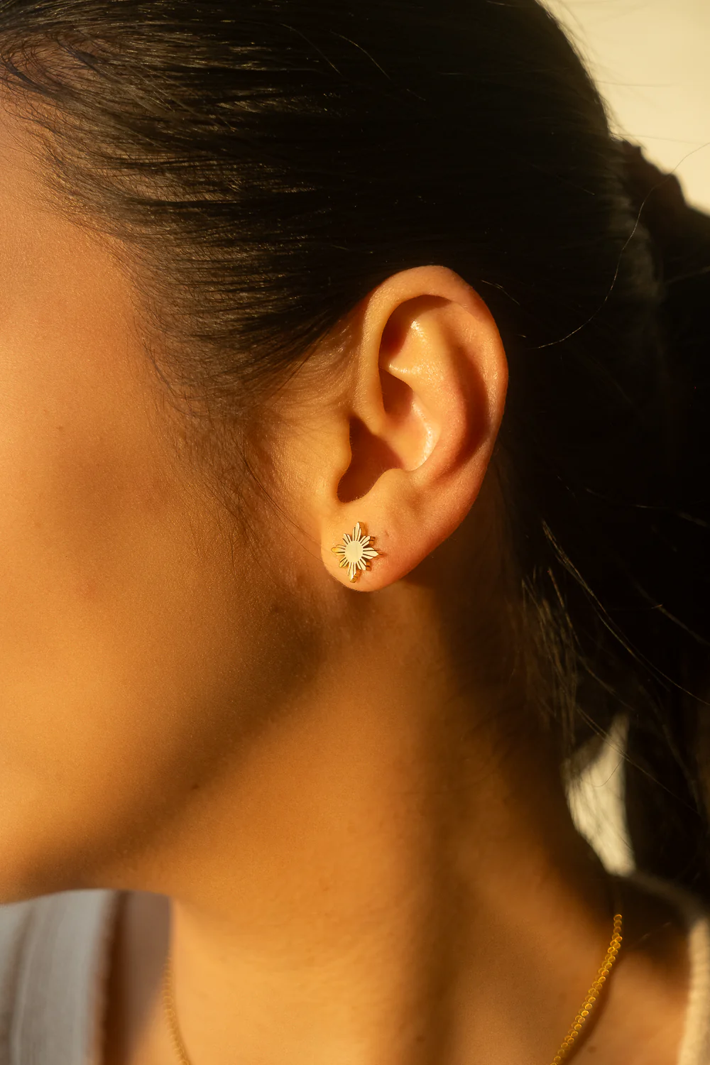 Araw II Stud Earrings - Image 4
