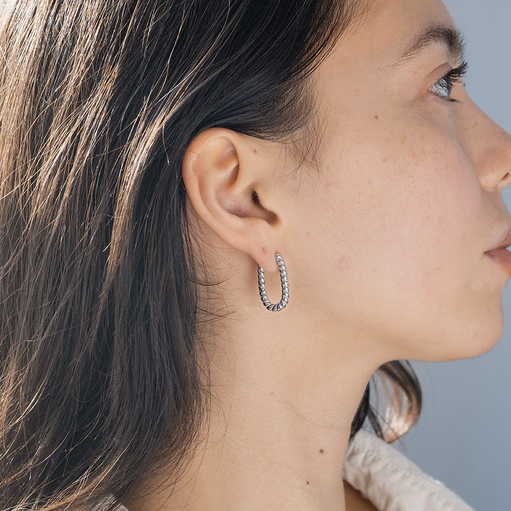 Colette Twisted Oval Earring - Image 4