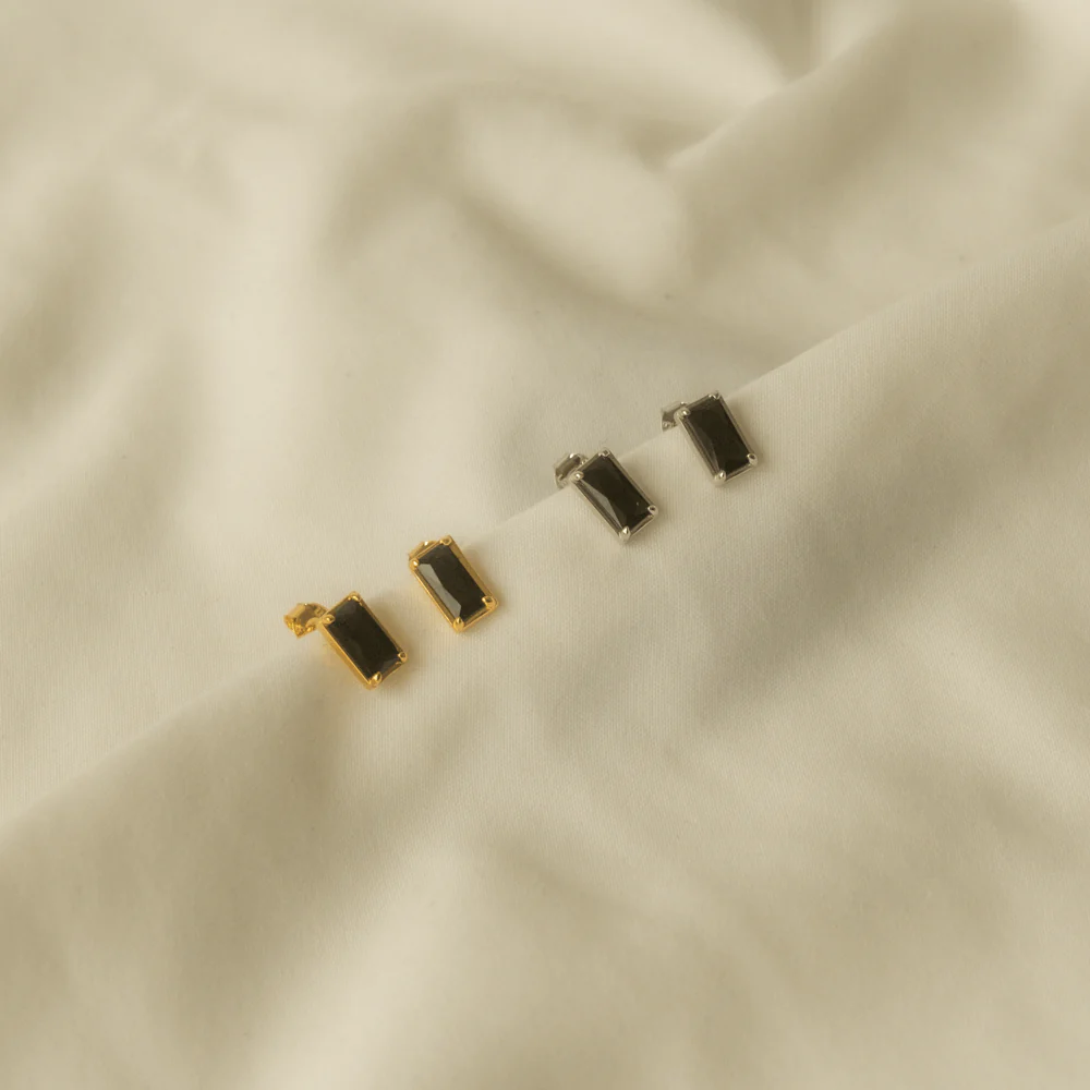 Dar Stud Earrings - Image 6