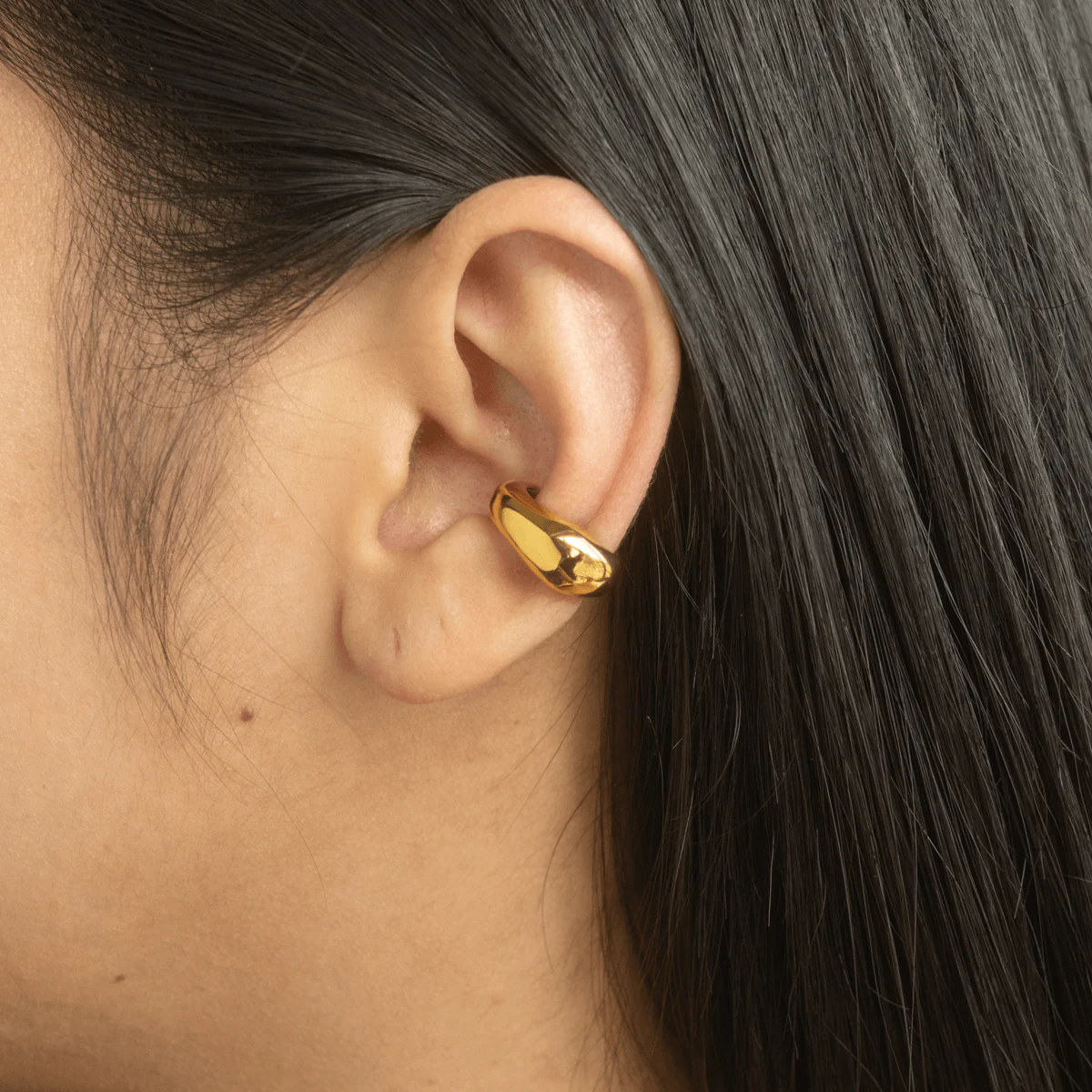 Lin Organic Ear Cuff - Image 4