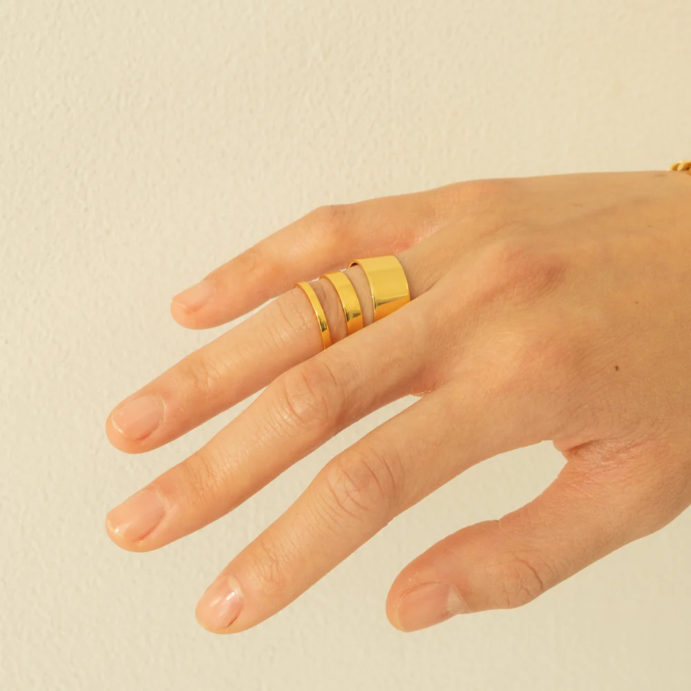Pat Minimalist Ring (4mm) - Image 4