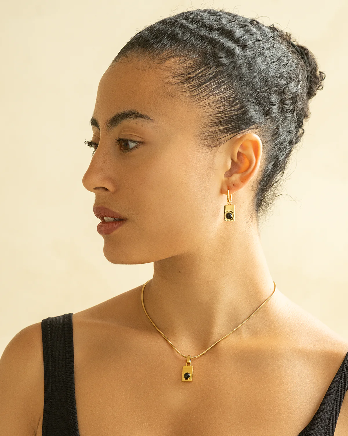 Soluna Onyx Pendant - Image 7